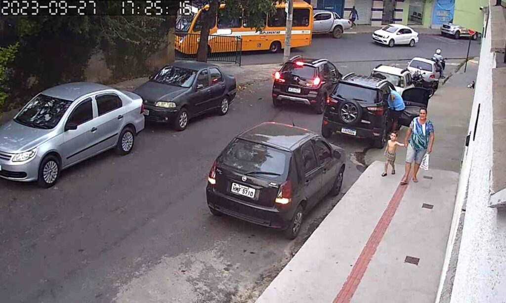 Vídeo veja momento em que criança é atingida por bala perdida em BH